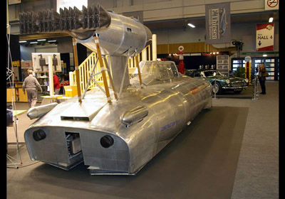 Aerotrain 02 prototype with a propulsion Pratt Whitney JT12 gas turbine and a levitation gas turbine Turbomeca Palouste 422 kph in 1969 
